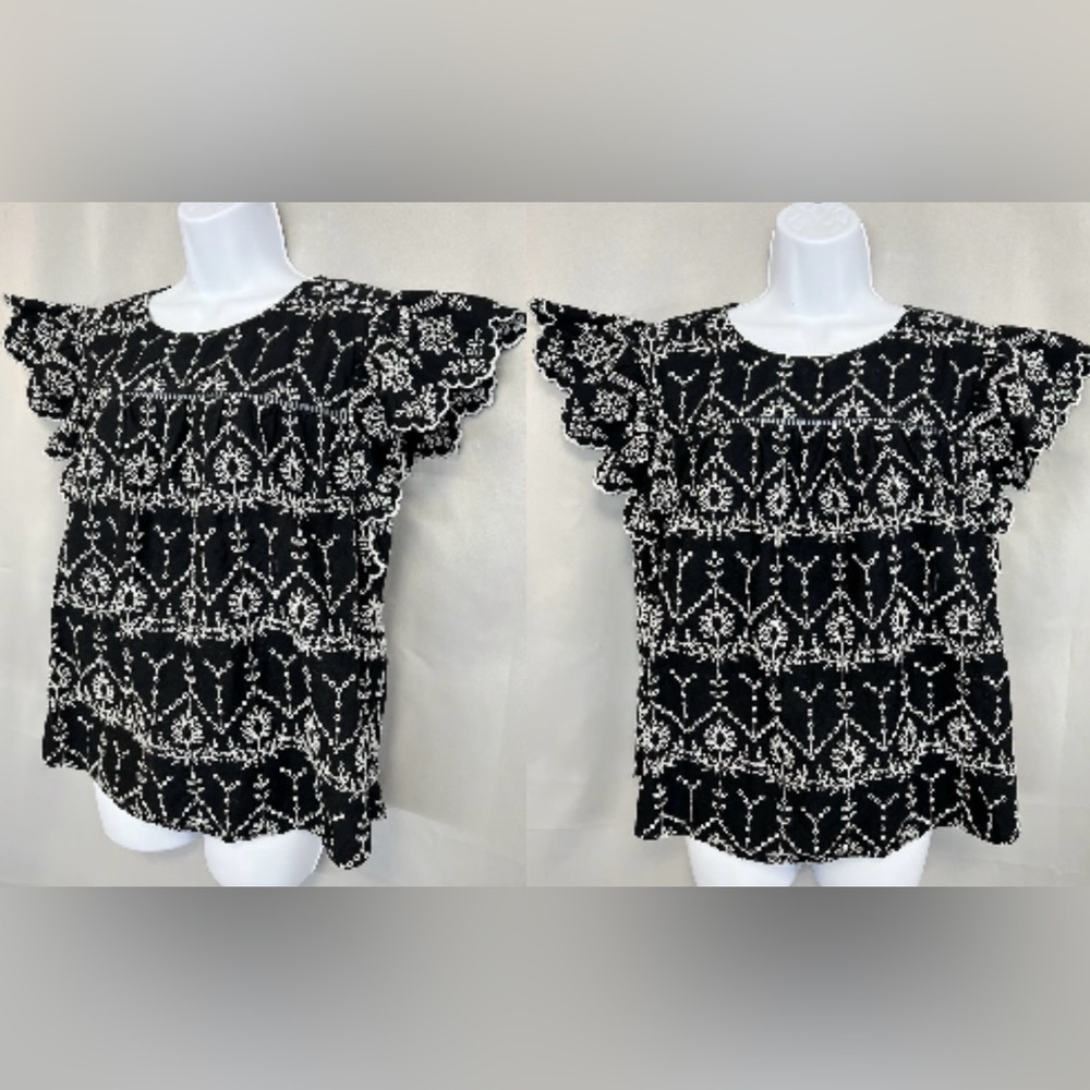 CROWN & IVY GORGEOUS BLACK/WHITE EYELET FLUTTER CAP SLEEVE TOP. Sz. 3X.